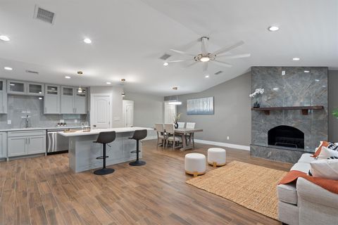 803 Glen RD Austin TX 78753