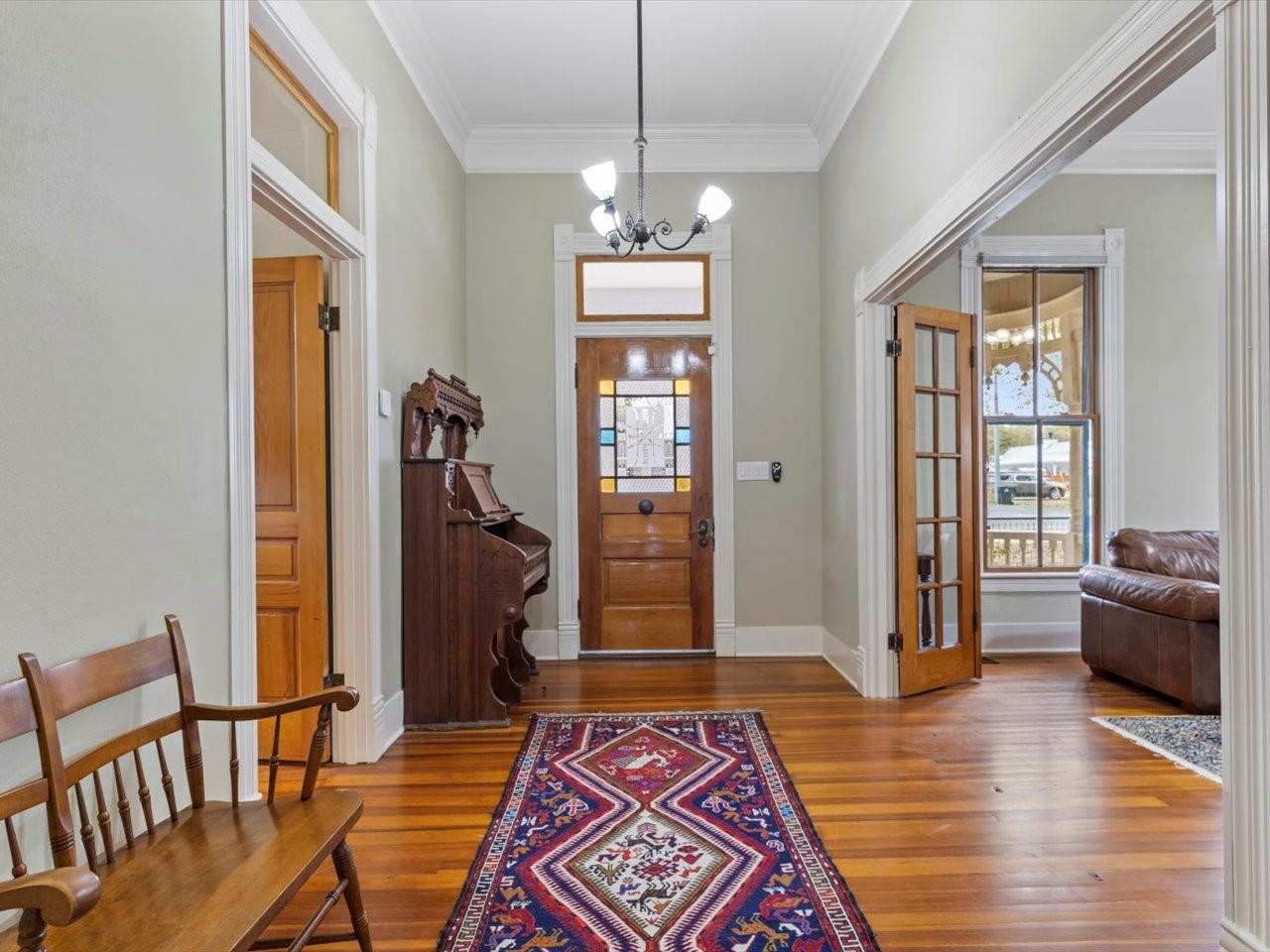 802 Main ST