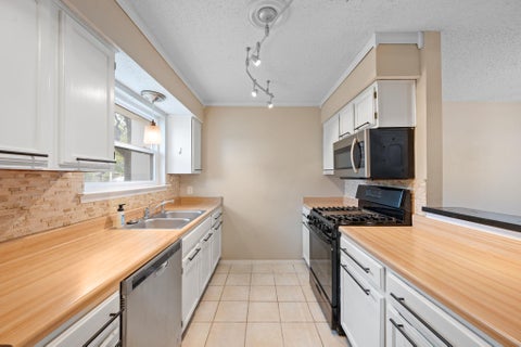 Tiny photo for 8002 Treehouse LN, Austin, TX 78749 (MLS # 6079022)