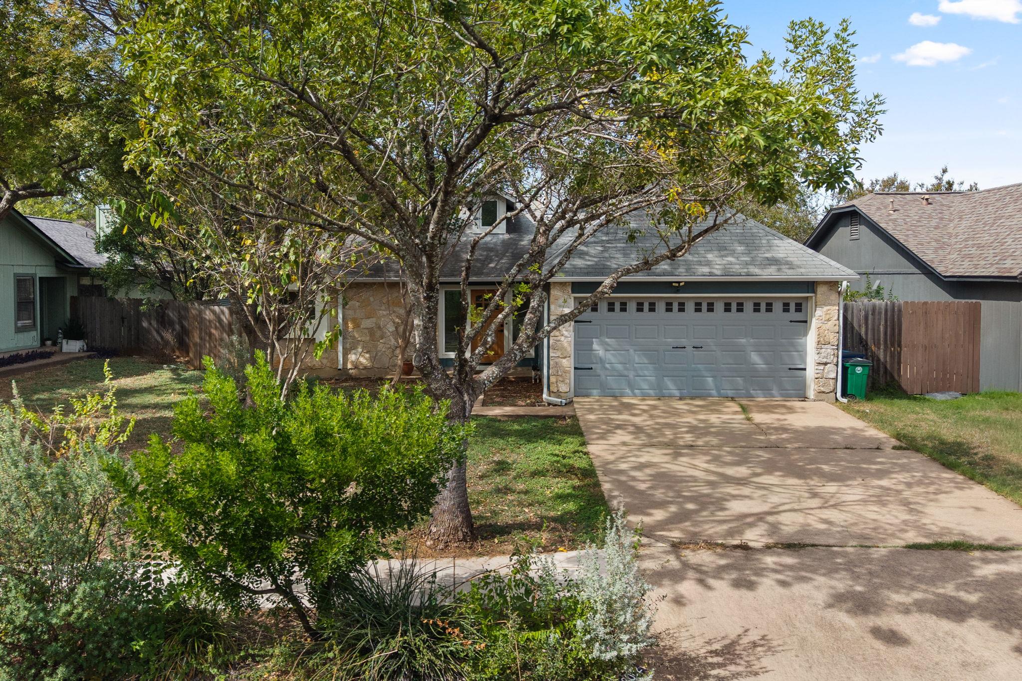 8002 Treehouse LN