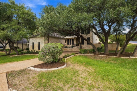 Photo of 2 WATERFALL DR, The Hills, TX 78738 (MLS # 1648884)
