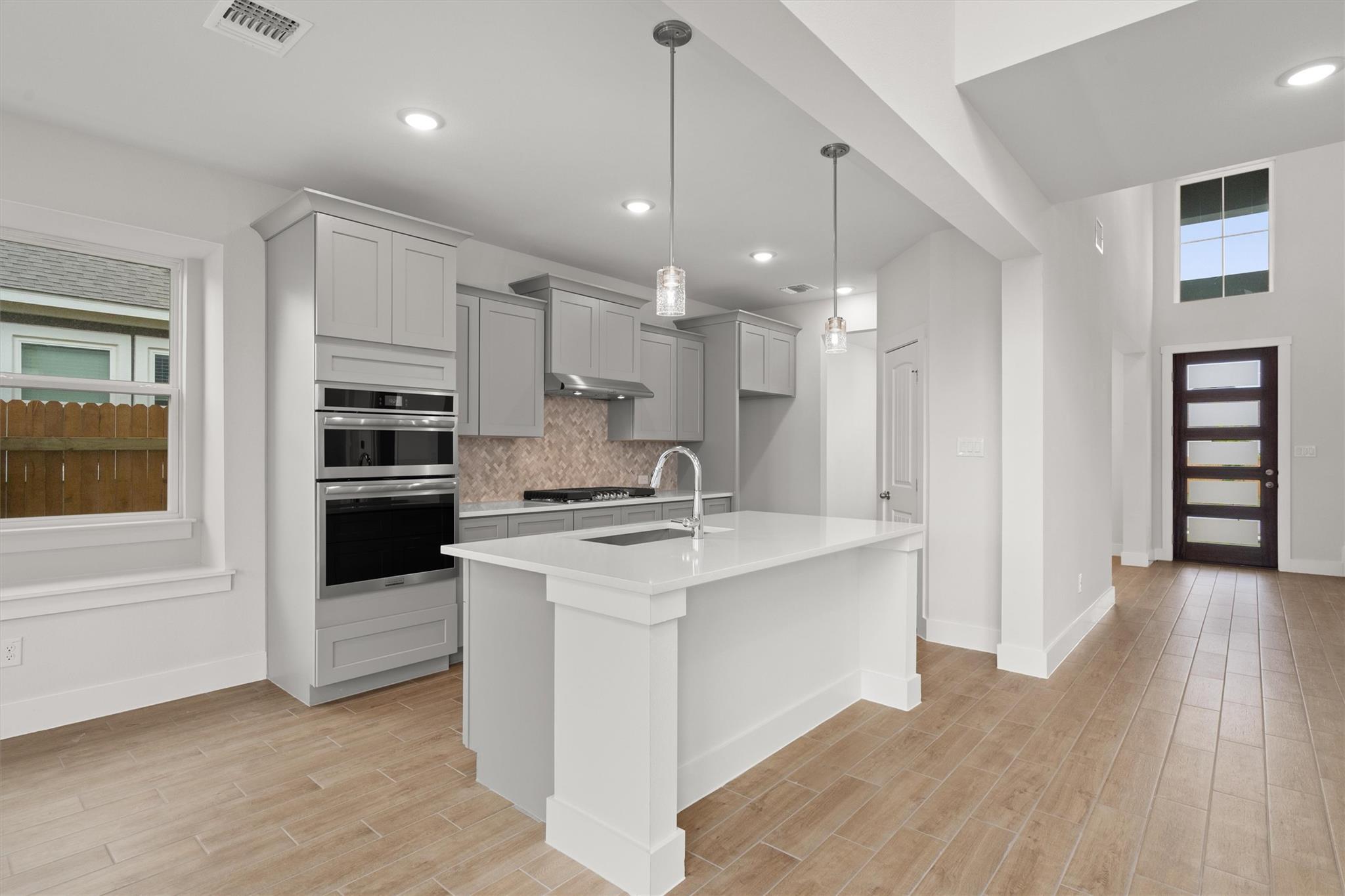 19024 Ariel Elena WAY