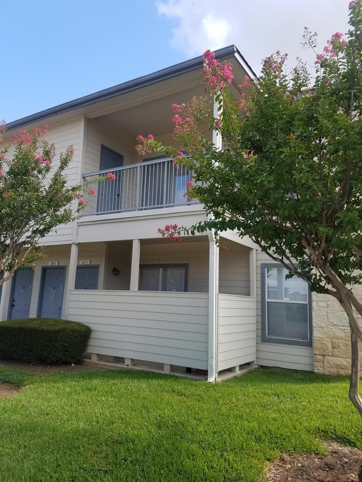 Photo 1 of 18 — 200 River Bend DR 208, Georgetown, TX 78628