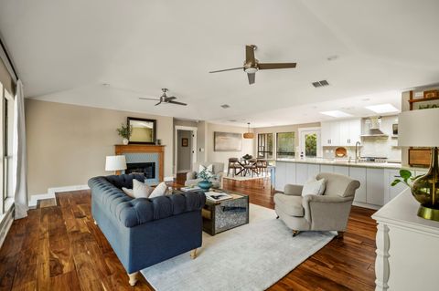 1701 Cresthaven DR Austin TX 78704