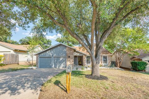 Photo of 7901 Keswick DR, Austin, TX 78745 (MLS # 4232839)