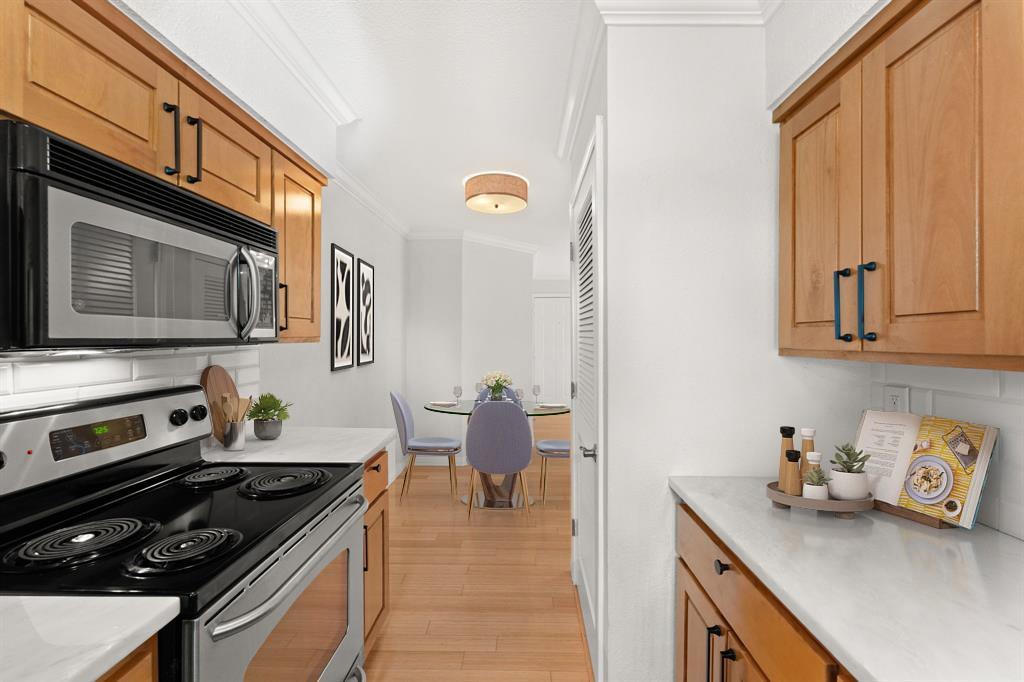 900 S Lamar BLVD 304