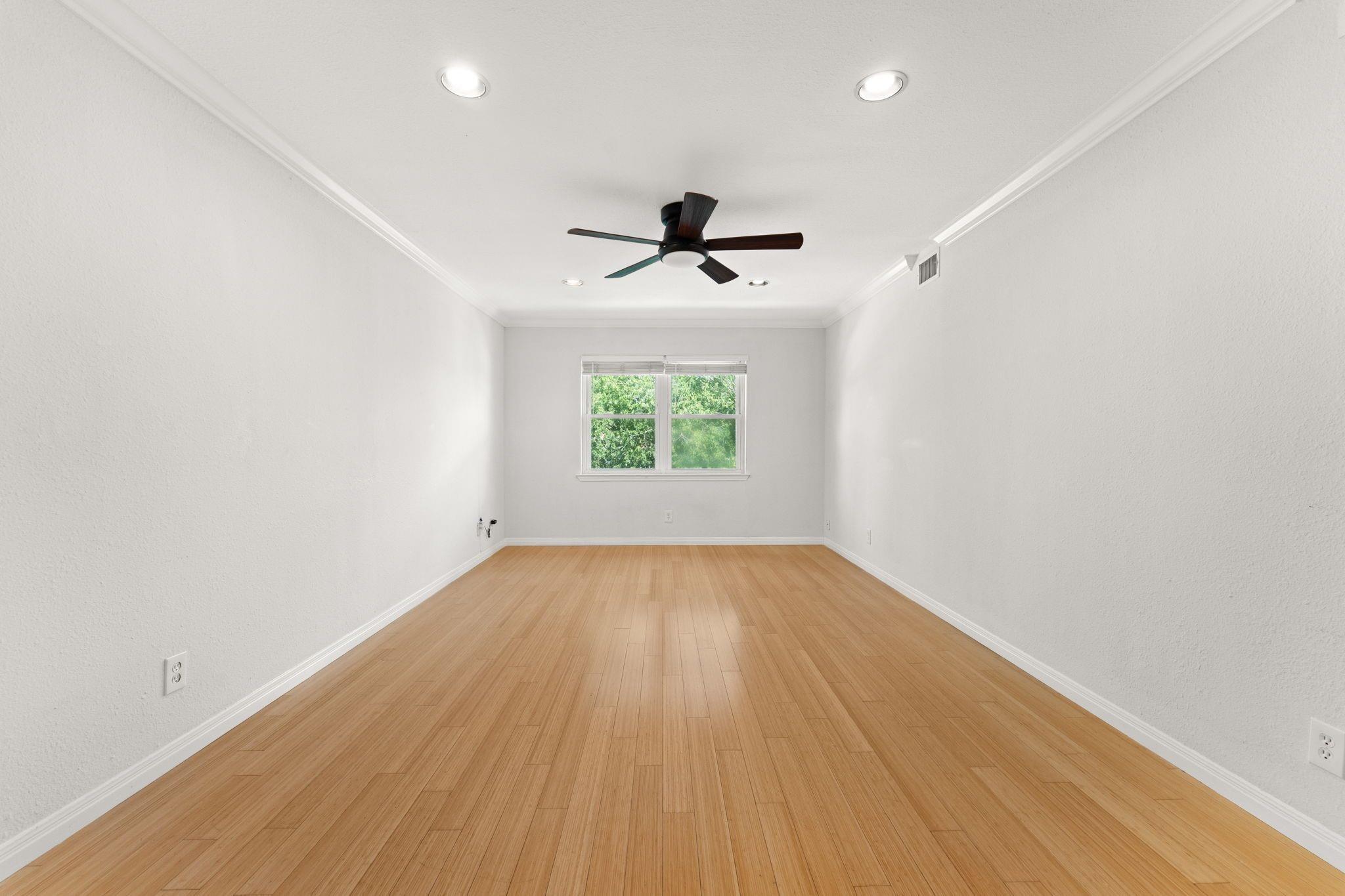 900 S Lamar BLVD 304