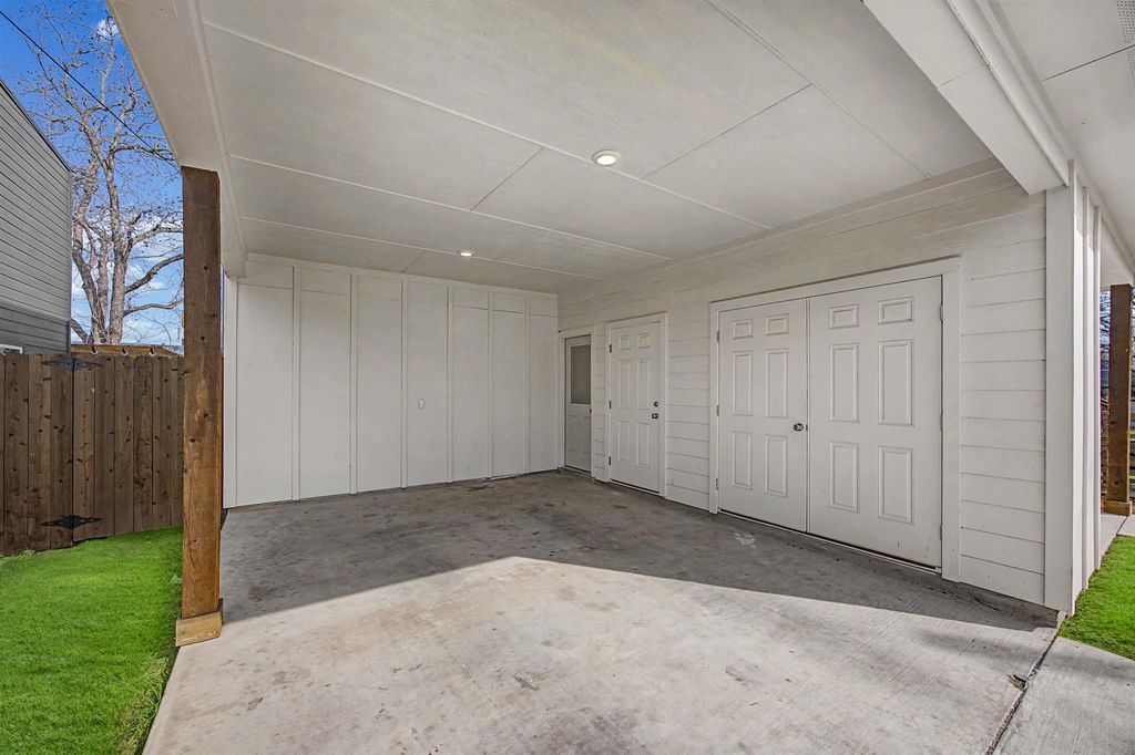 Photo of 803 4th ST, Lockhart, TX 78644 (MLS # 7466014)