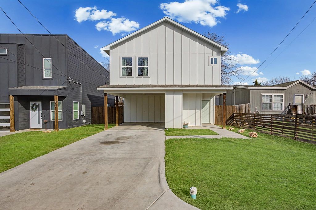 Photo of 803 4th ST, Lockhart, TX 78644 (MLS # 7466014)