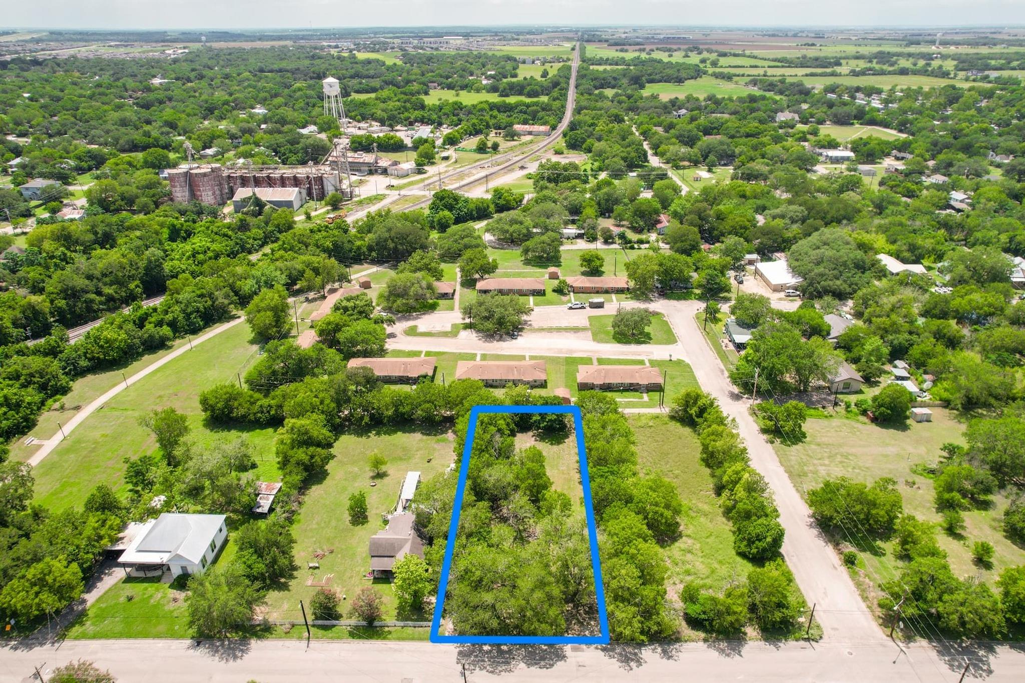 Photo 1 of 5 — 821 Blanco, Lockhart, TX 78644