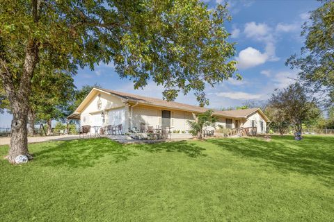 1500 S Main ST Taylor TX 76574