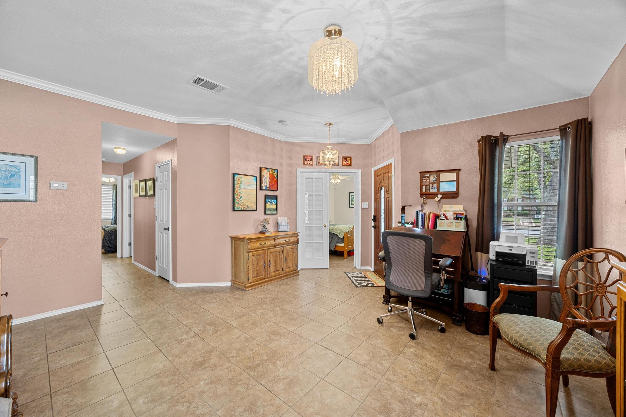 2312 Mcgregor LN