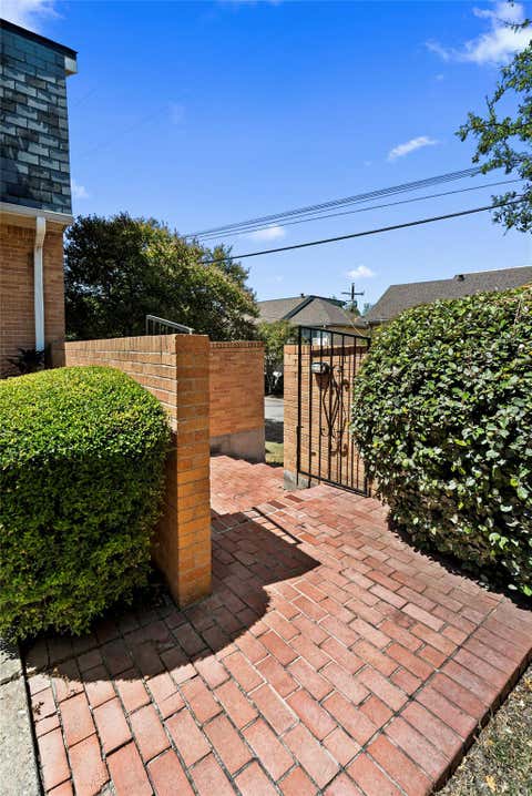 Tiny photo for 835 E Oltorf ST, Austin, TX 78704 (MLS # 7060962)