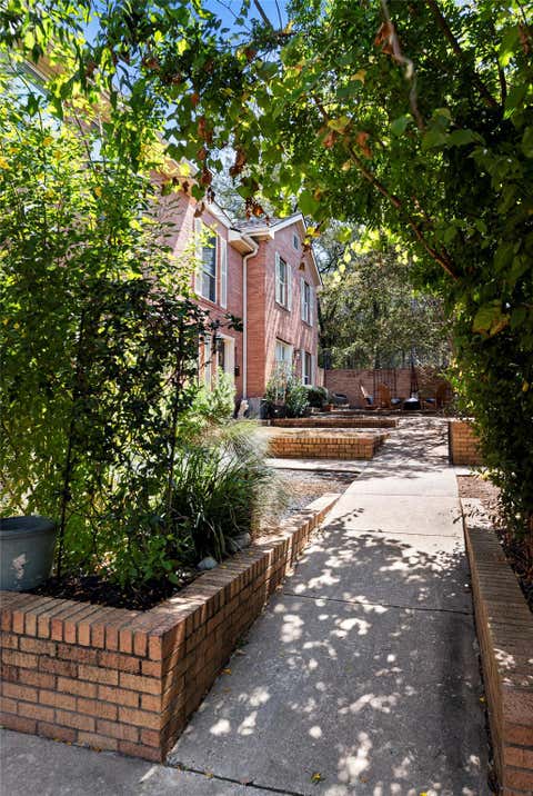 Tiny photo for 835 E Oltorf ST, Austin, TX 78704 (MLS # 7060962)