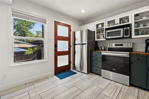 Tiny photo for 835 E Oltorf ST, Austin, TX 78704 (MLS # 7060962)