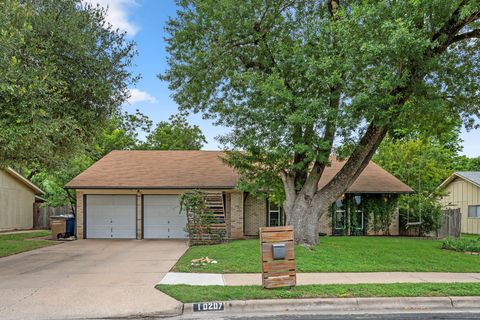 Photo of 10207 Ray Ave, Austin, TX 78758 (MLS # 5526981)