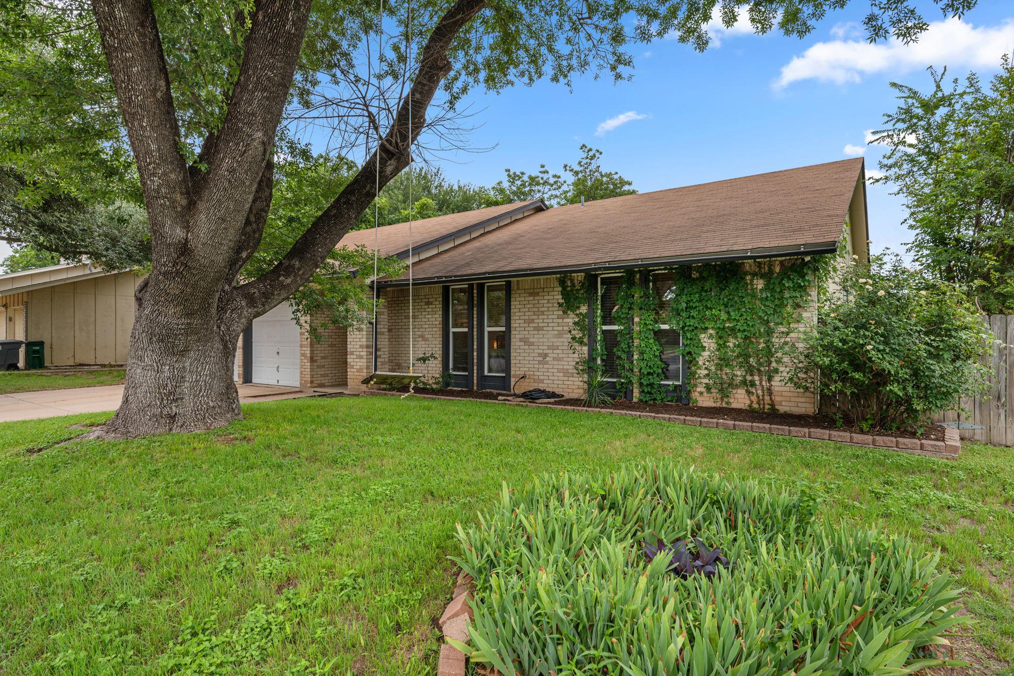 10207 Ray Ave