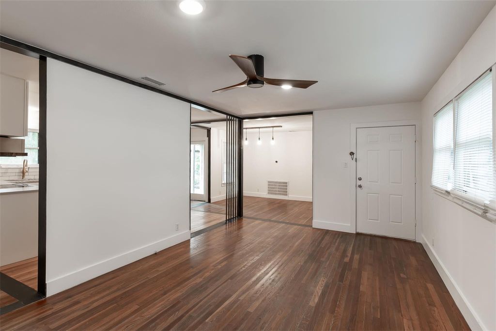 Photo of 820 Bois D'Arc ST, Lockhart, TX 78644 (MLS # 9560614)