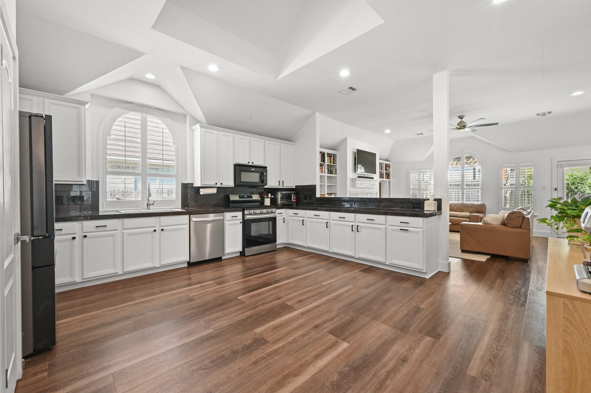3608 Bird House DR
