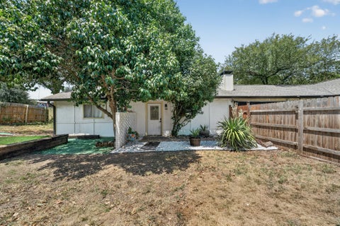 Photo of 1628 Royal Hill DR, Austin, TX 78741 (MLS # 7059620)