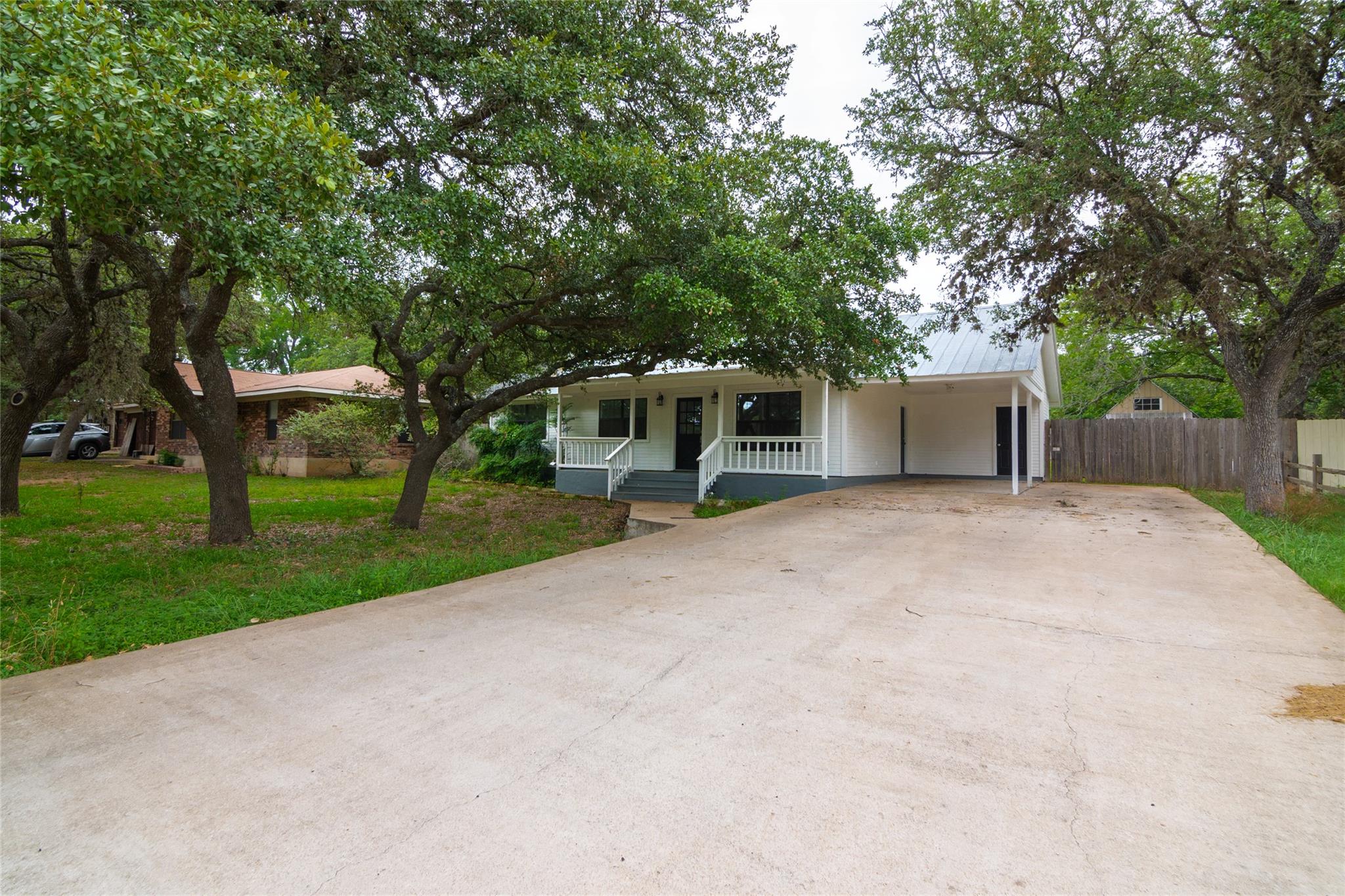 1400 Lazy Creek LN