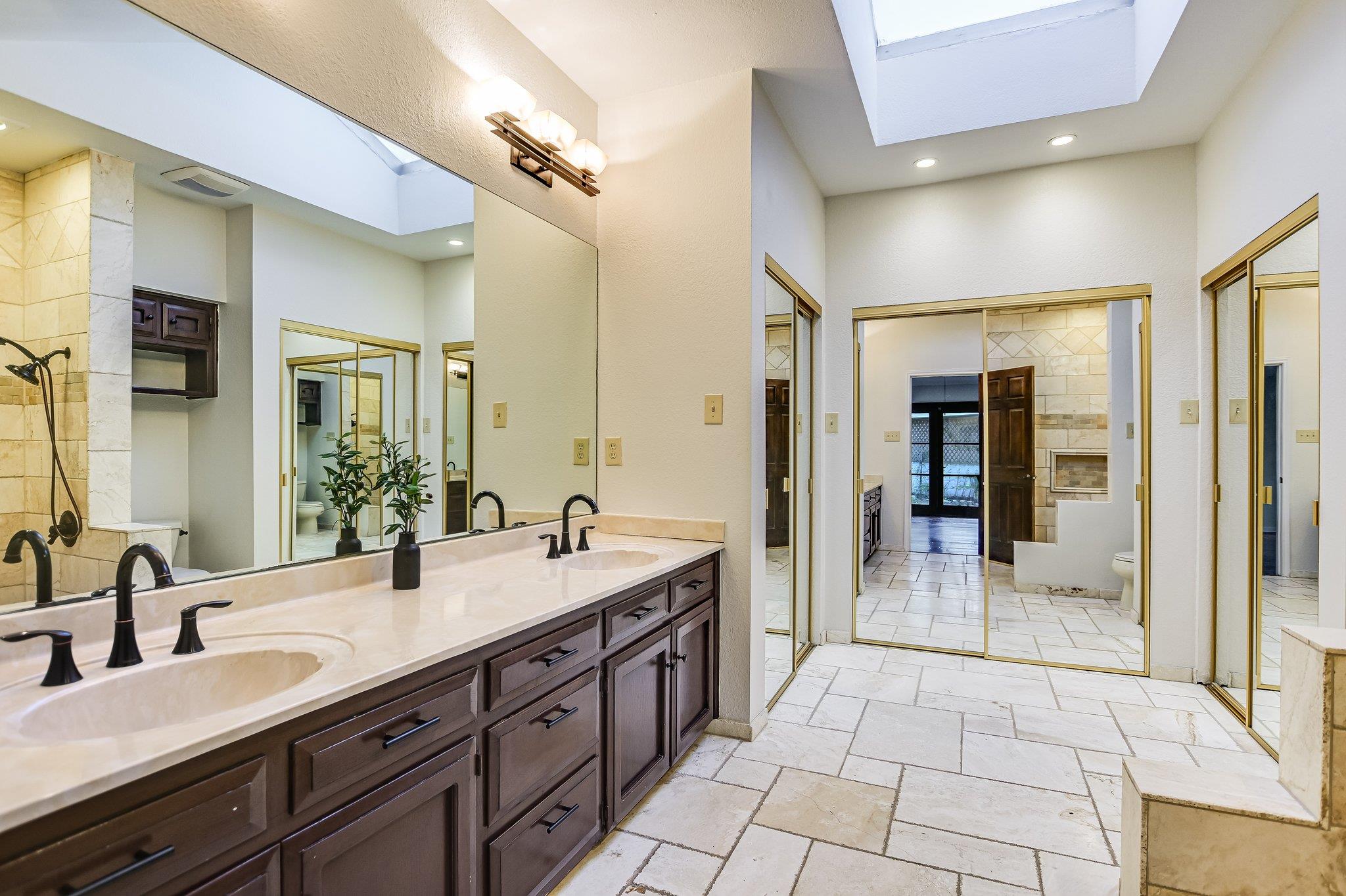 Austin, Texas 78734, United States, 3 Bedrooms Bedrooms, ,2 BathroomsBathrooms,Residential,Active,179486