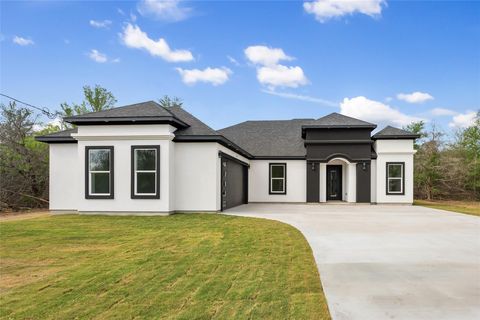 Photo of 121 E Keomuku LN, Bastrop, TX 78602 (MLS # 9666426)