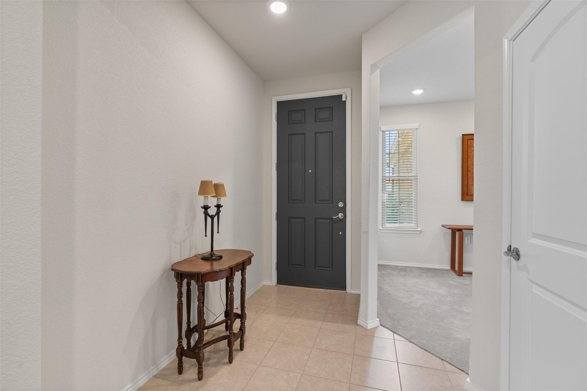502 Saratoga LN