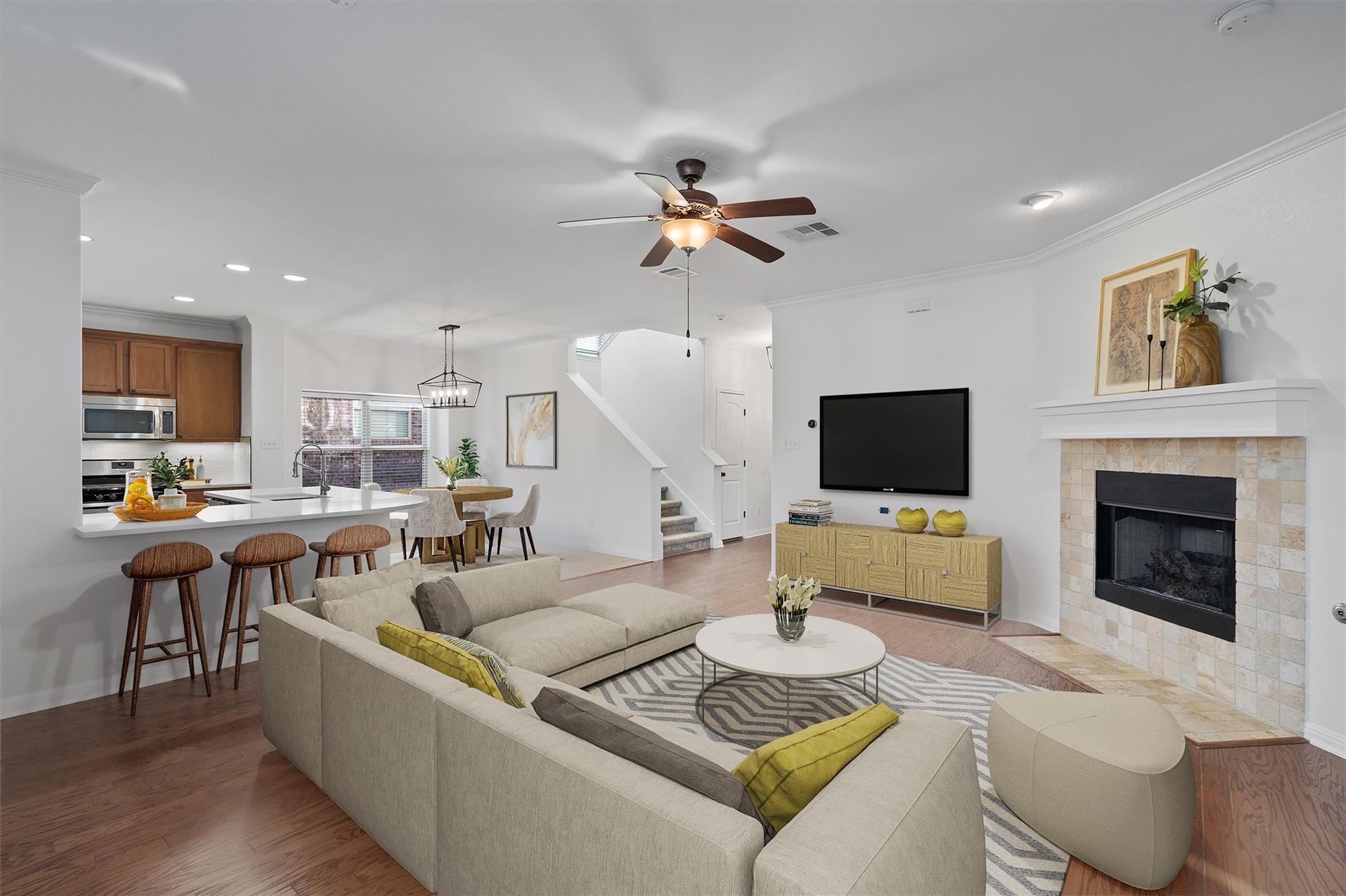 422 Village Commons BLVD