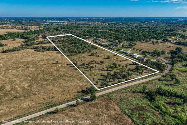 ADDRESS PRIVATE, CEDAR CREEK, TX  - Image b2b5d600bfda7a0781e2ba5d38da2207/3093884326