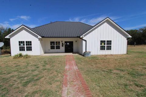 536 E Third ST Hico TX 76457