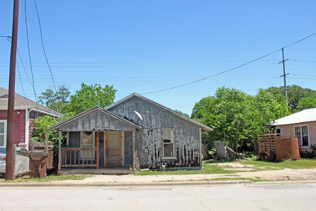 Photo of 730 Chihuahua ST, Lockhart, TX 78644 (MLS # 9551827)