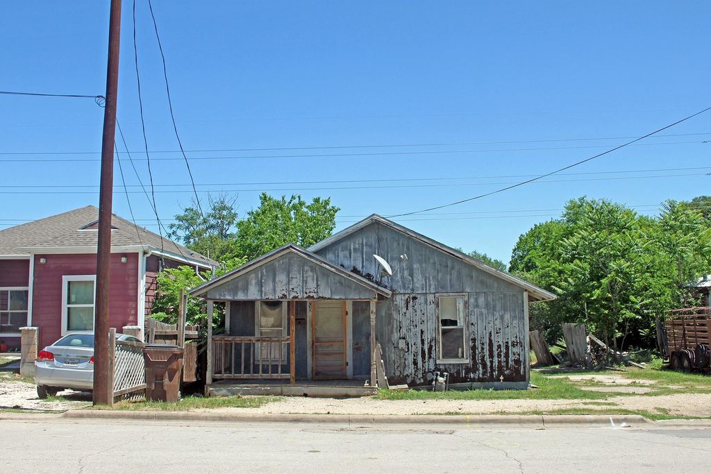Photo of 730 Chihuahua ST, Lockhart, TX 78644 (MLS # 9551827)