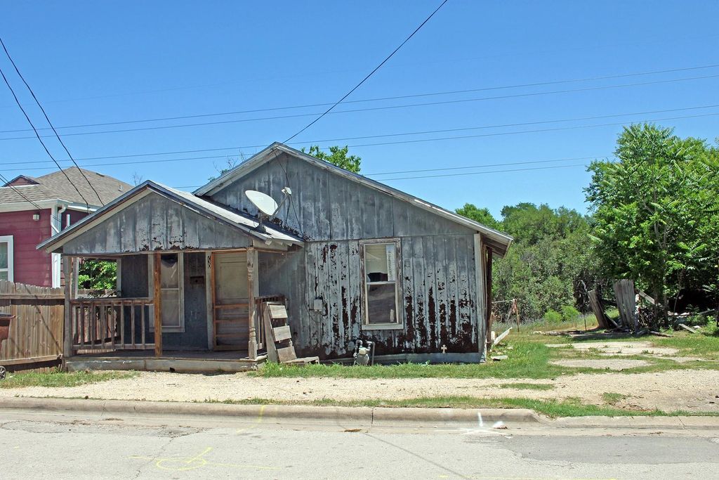 Photo of 730 Chihuahua ST, Lockhart, TX 78644 (MLS # 9551827)