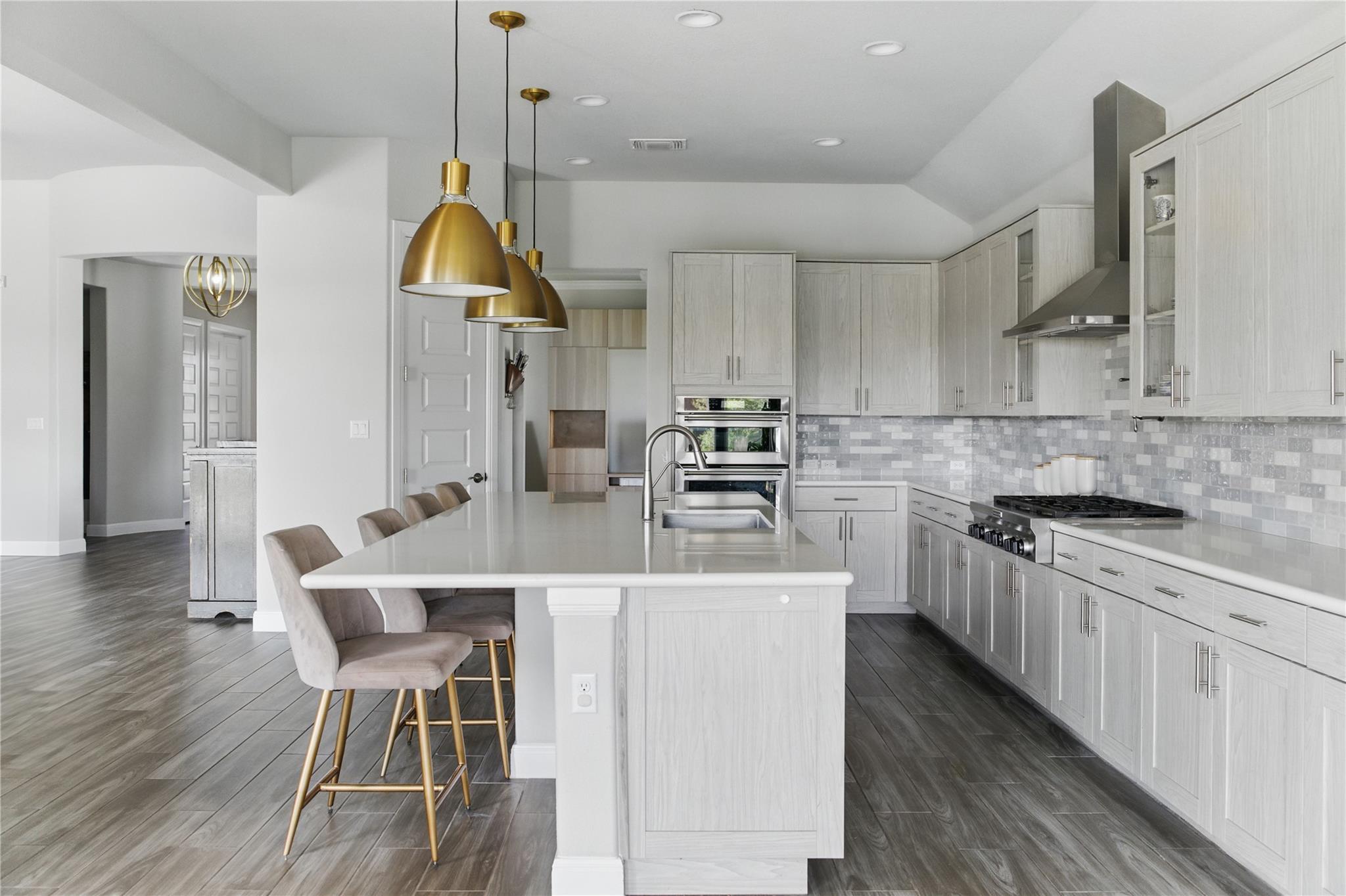 941 Linden LOOP