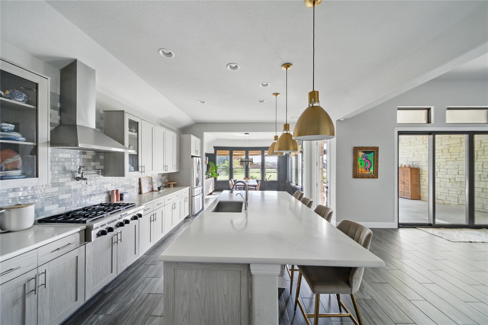 941 Linden LOOP