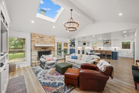Photo of 3106 Honey Tree LN, Austin, TX 78746 (MLS # 1175820)