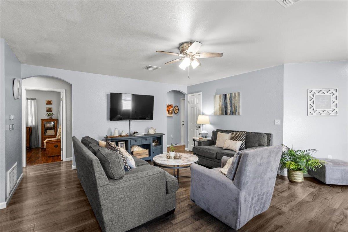 12609 Campana DR