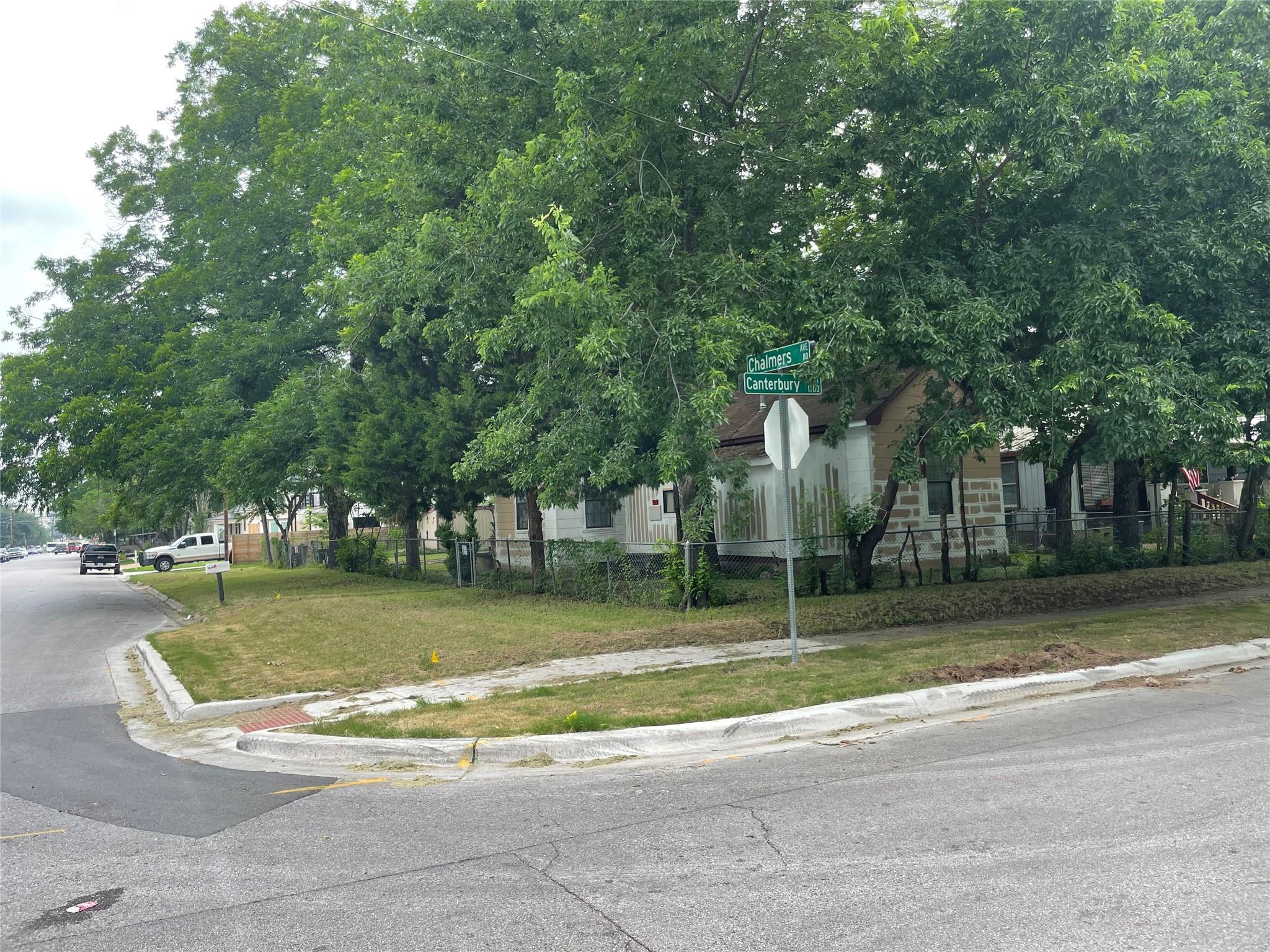 81 Chalmers Ave