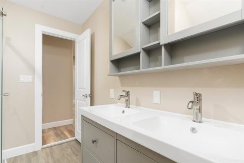 Tiny photo for 10101 Twin Lake LOOP, Dripping Springs, TX 78620 (MLS # 8354245)