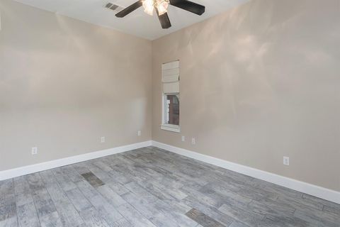 Tiny photo for 10101 Twin Lake LOOP, Dripping Springs, TX 78620 (MLS # 8354245)