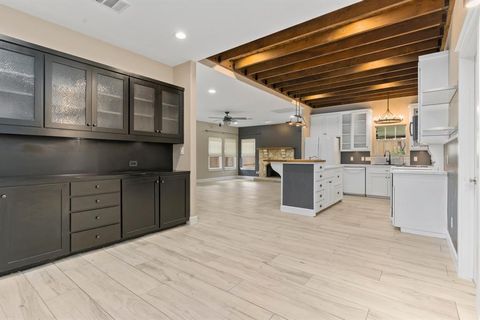 Tiny photo for 10101 Twin Lake LOOP, Dripping Springs, TX 78620 (MLS # 8354245)