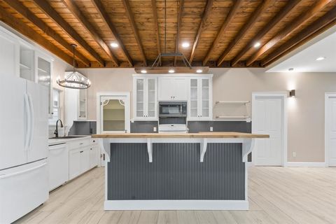 Tiny photo for 10101 Twin Lake LOOP, Dripping Springs, TX 78620 (MLS # 8354245)