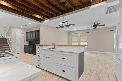 Tiny photo for 10101 Twin Lake LOOP, Dripping Springs, TX 78620 (MLS # 8354245)