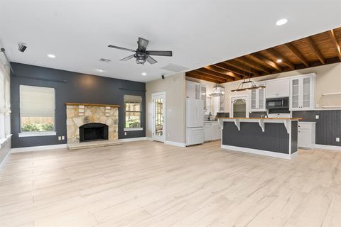 Tiny photo for 10101 Twin Lake LOOP, Dripping Springs, TX 78620 (MLS # 8354245)