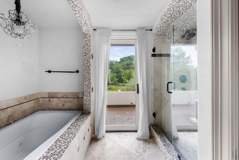 Tiny photo for 2433 Westlake DR, Austin, TX 78746 (MLS # 1455294)