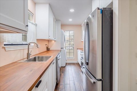 Tiny photo for 1601 Faro DR #1402, Austin, TX 78741 (MLS # 1649304)