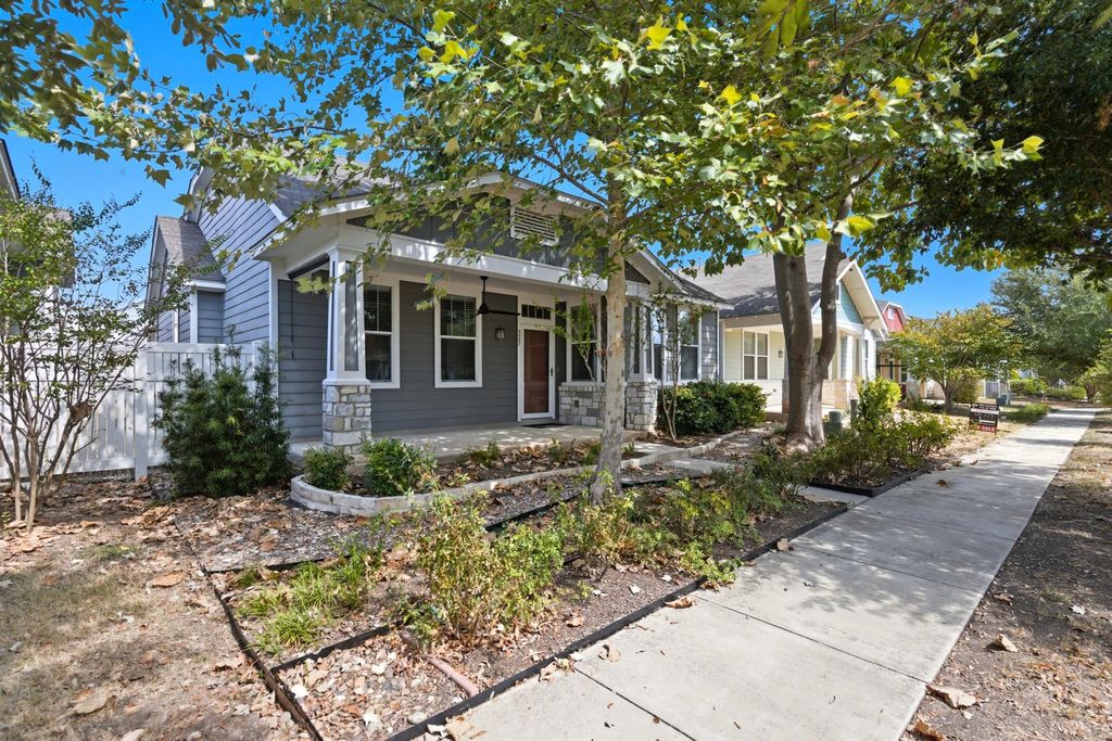 Photo of 327 Rachel ST, San Marcos, TX 78666 (MLS # 2232983)