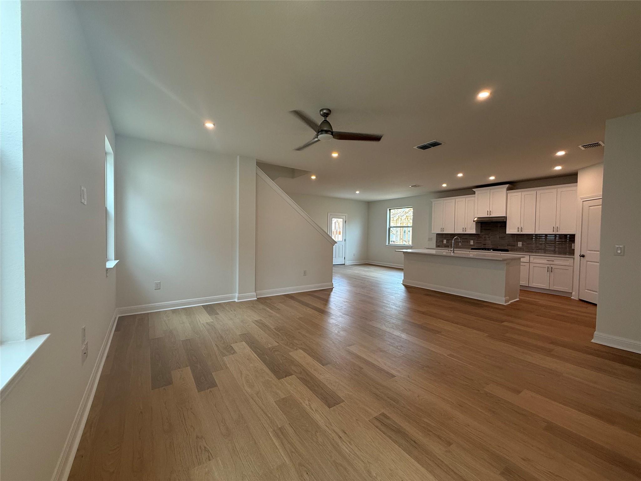 132 Tenny LN