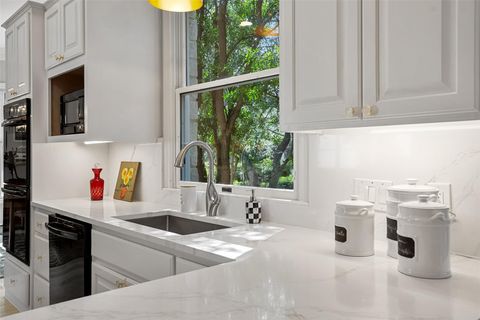 Tiny photo for 3 Grapewood CT, The Hills, TX 78738 (MLS # 2332353)